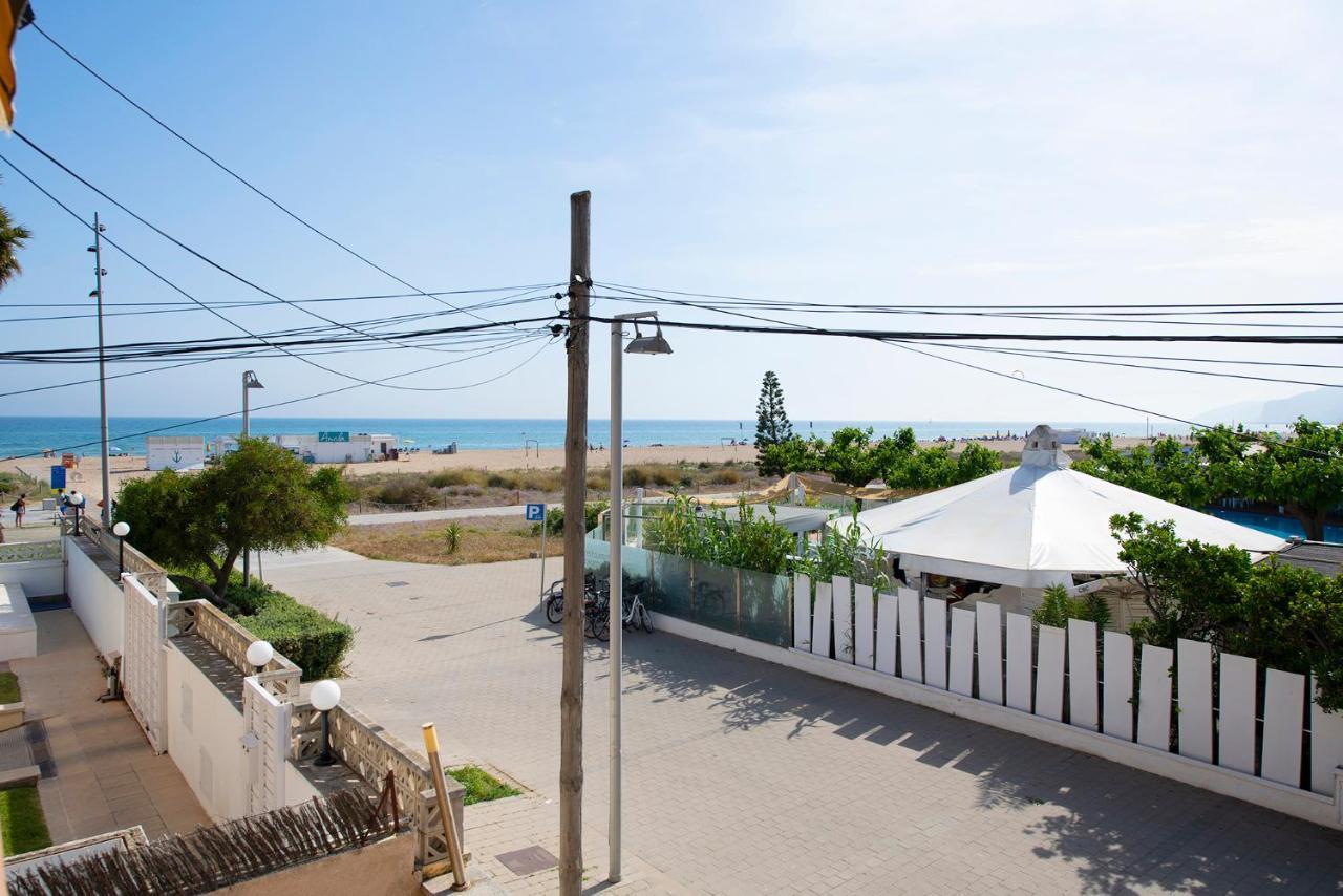 Apartamentos Marplana Кастелдефелс Екстериор снимка