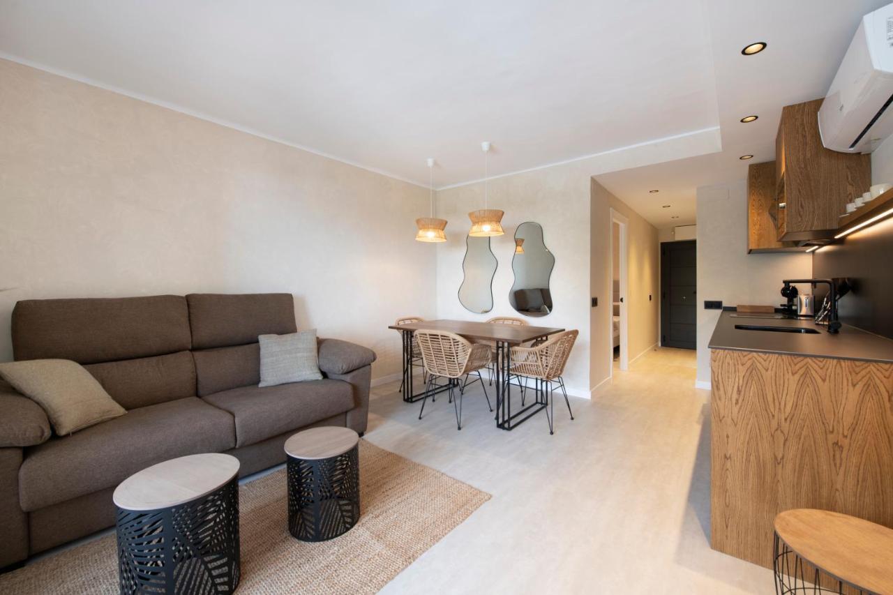 Apartamentos Marplana Кастелдефелс Екстериор снимка