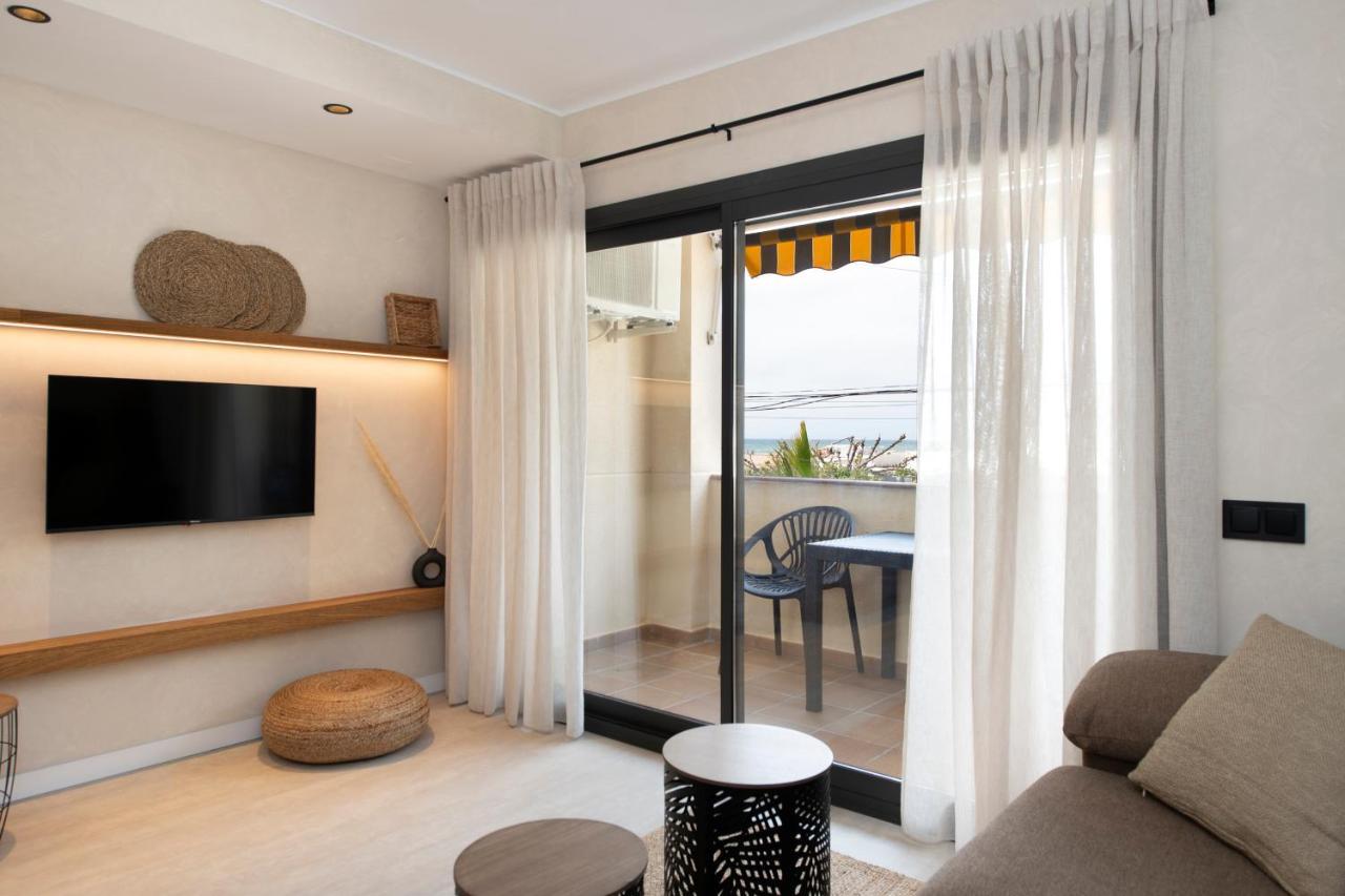 Apartamentos Marplana Кастелдефелс Екстериор снимка