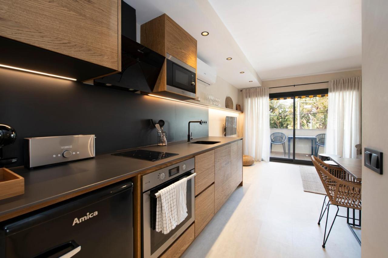 Apartamentos Marplana Кастелдефелс Екстериор снимка
