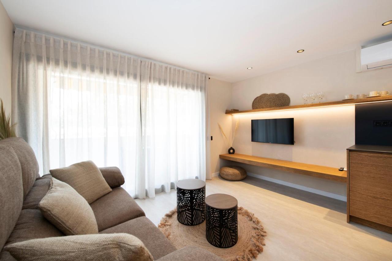 Apartamentos Marplana Кастелдефелс Екстериор снимка