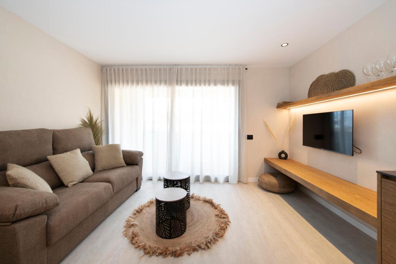 Apartamentos Marplana Кастелдефелс Екстериор снимка
