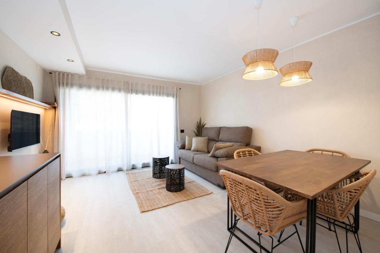 Apartamentos Marplana Кастелдефелс Екстериор снимка