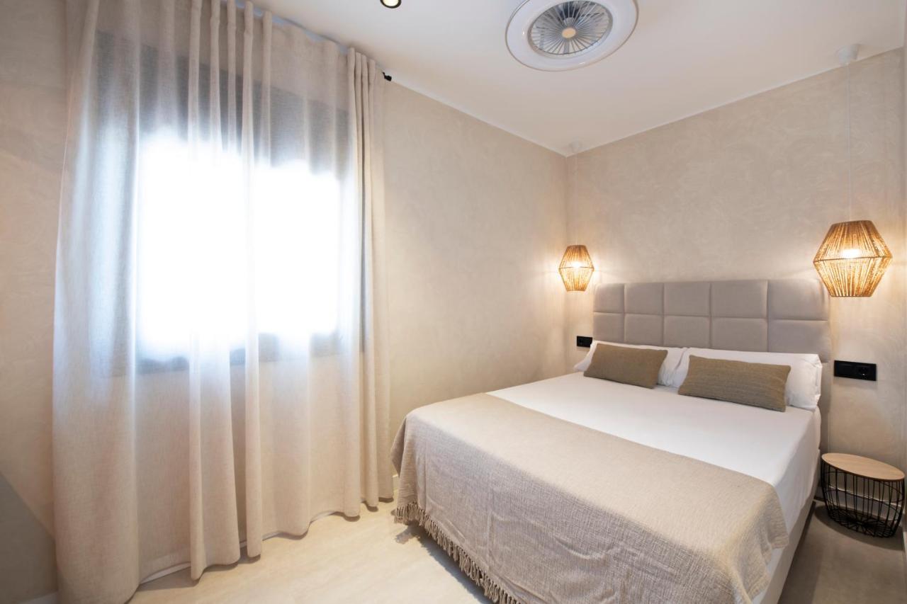 Apartamentos Marplana Кастелдефелс Екстериор снимка