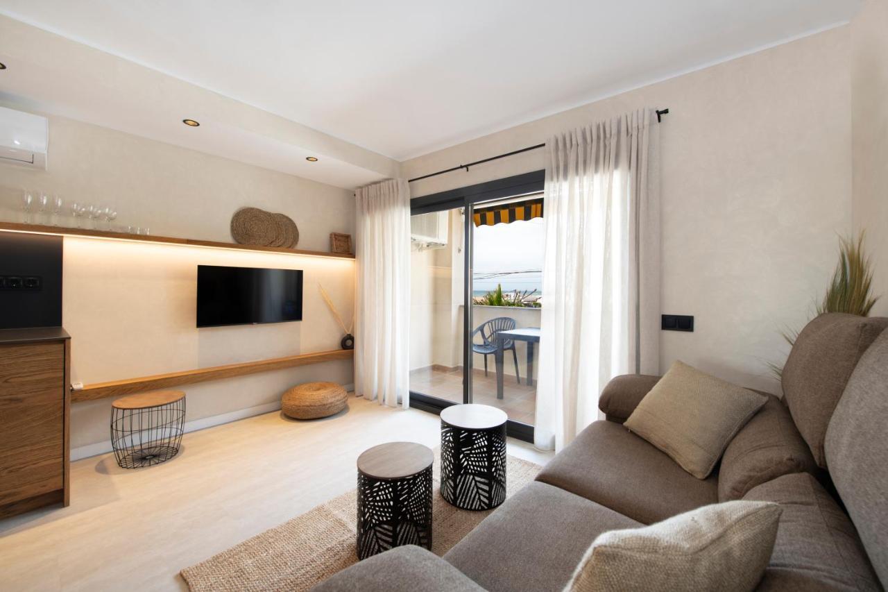 Apartamentos Marplana Кастелдефелс Екстериор снимка