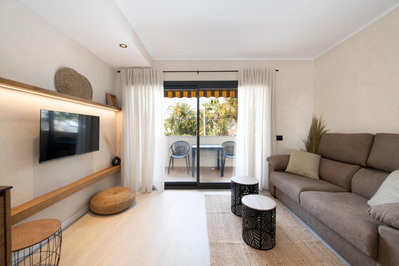 Apartamentos Marplana Кастелдефелс Екстериор снимка