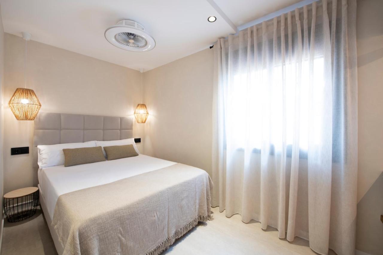 Apartamentos Marplana Кастелдефелс Екстериор снимка