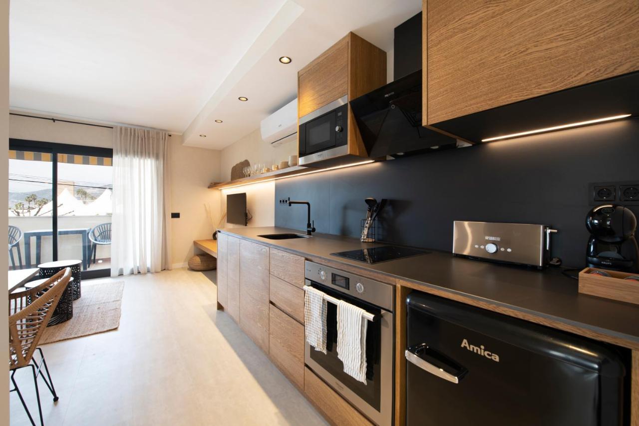 Apartamentos Marplana Кастелдефелс Екстериор снимка